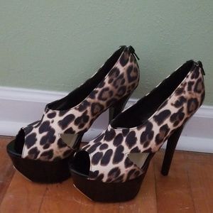 Leopard print Heels
